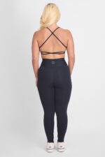 LEGGING KALI SOFT NANQUIM: Legging preta de alta performance para treino e atividades físicas.