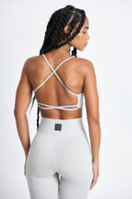 LEGGING KALI LUNAR: Legging cinza de alta performance para treino e bem-estar.