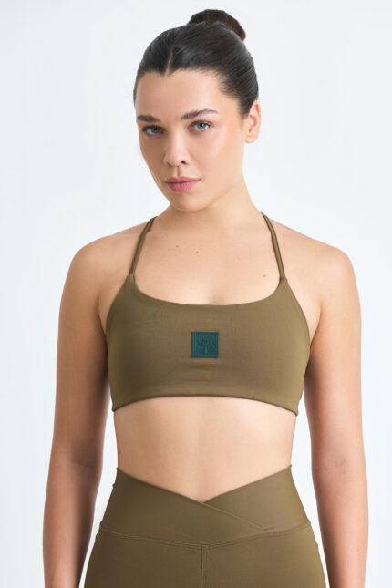 Top Axy Soft Savana: Top esportivo e leggings na cor savana, ideal para exercícios.