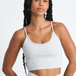 TOP NOMA LUNAR: Top esportivo branco. Ideal para treinos e ioga.