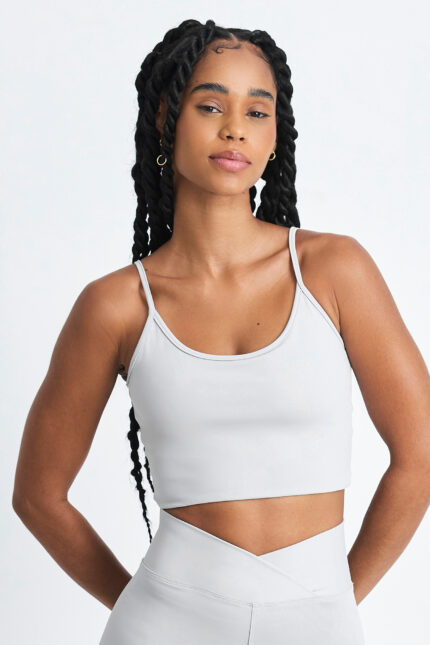 TOP NOMA LUNAR: Top esportivo branco. Ideal para treinos e ioga.